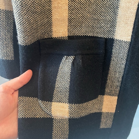 Mercer Street Studio Black and Tan Cardigan Sweater - Picture 8 of 13